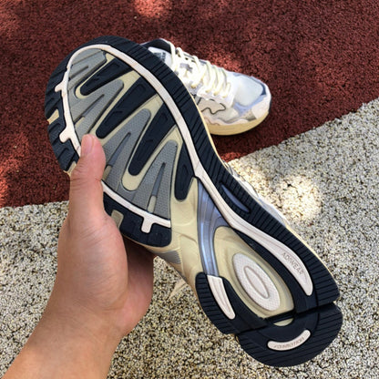 ADI* DAS  Bad Banny Sneakers