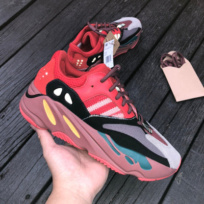 YEZY 700 Sneakers Red