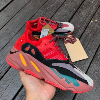 YEZY 700 Sneakers Red