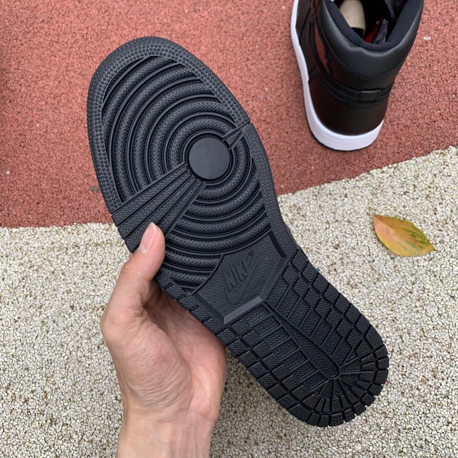 N*ke Max Sneakers  Jorda 1 Black