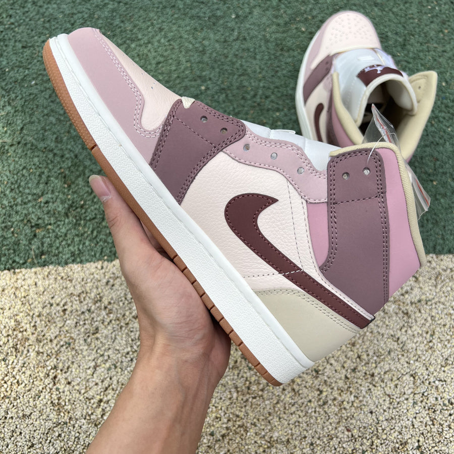 N*KE AJ1 Jordan  Woman  Sneakers