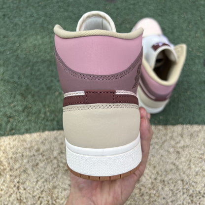 N*KE AJ1 Jordan  Woman  Sneakers