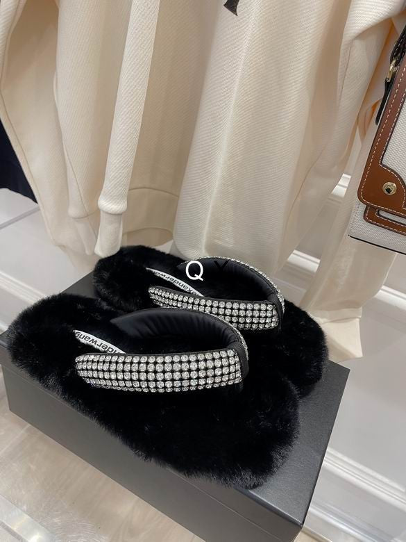 WANG Slippers Furry Crystal Faux Furl