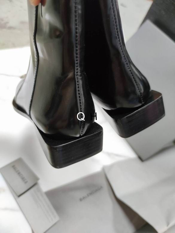 SNBAL    Boots