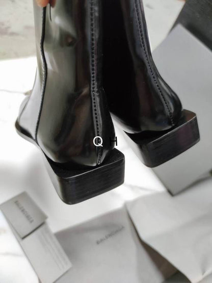 SNBAL    Boots