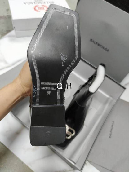 SNBAL    Boots