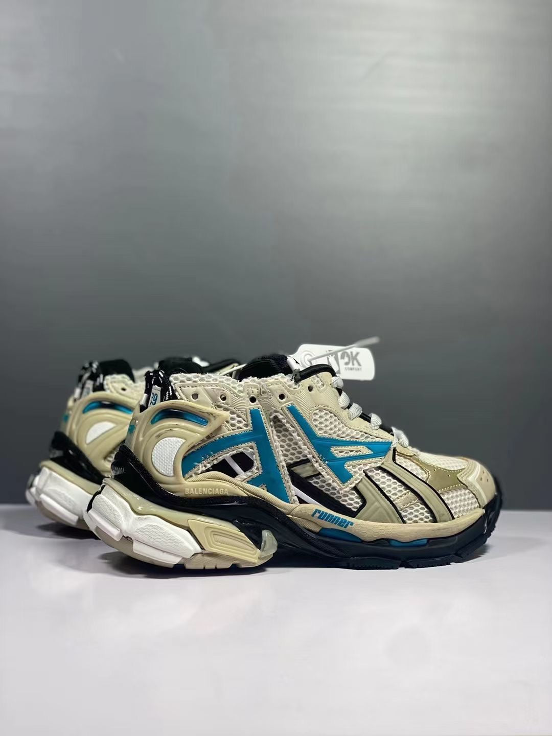 SNBAL   Sneakers Runner