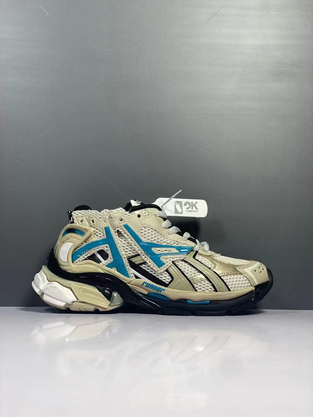 SNBAL   Sneakers Runner