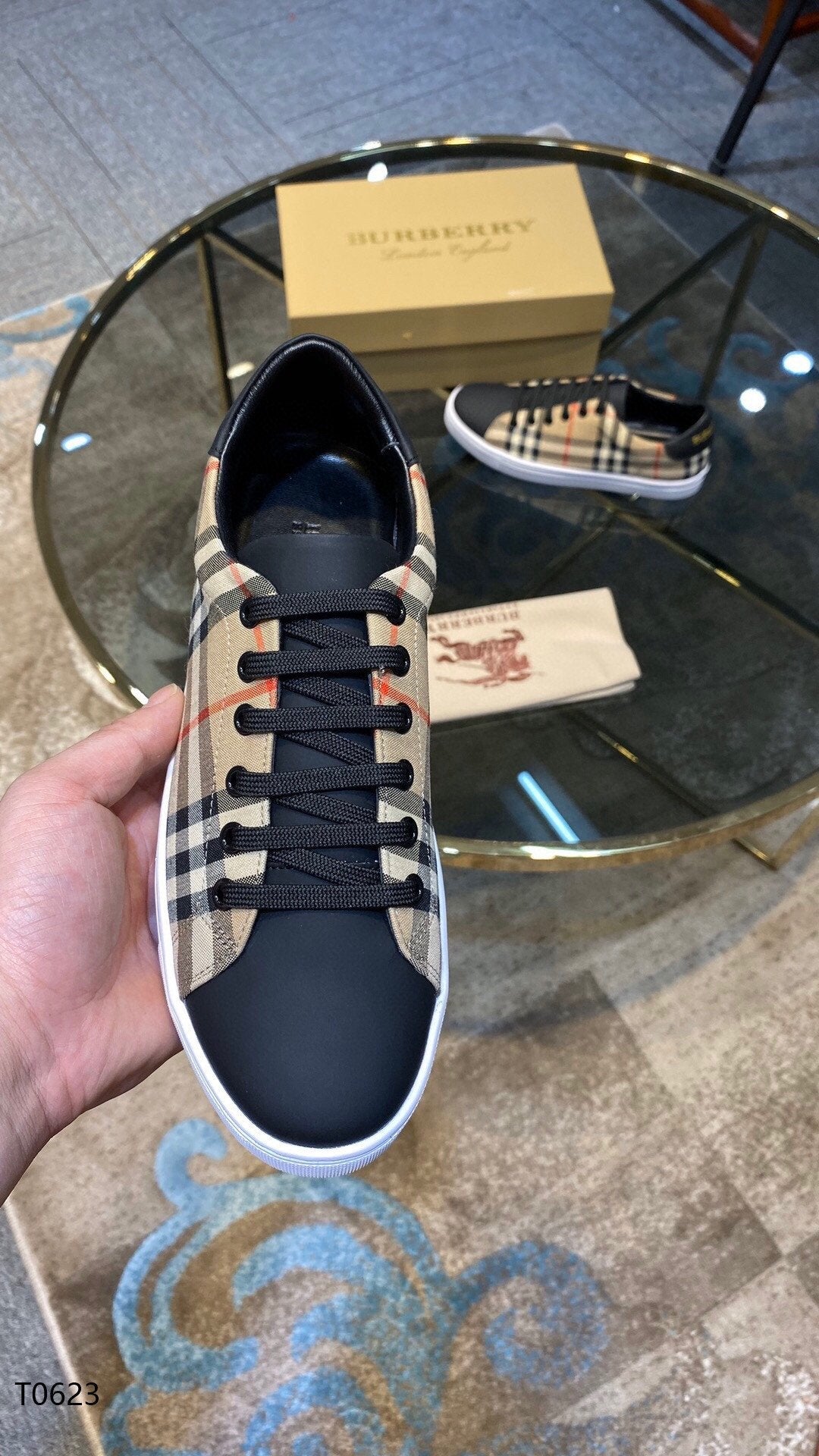 *BURBBER Sneakers