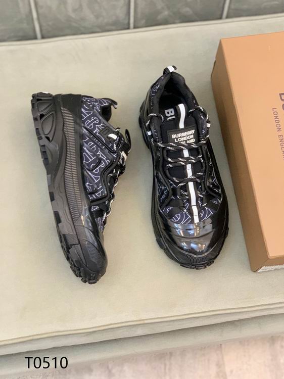 *BURBBER Sneakers Runner