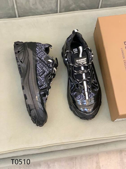 *BURBBER Sneakers Runner
