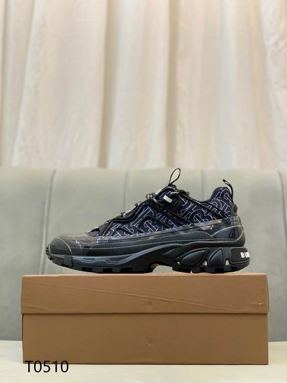 *BURBBER Sneakers Runner