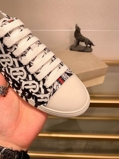 *BURBBER Sneakers