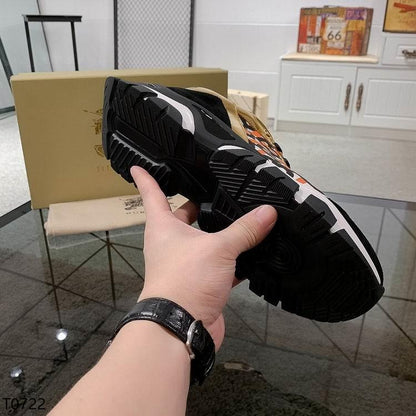 *BURBBER Sneakers