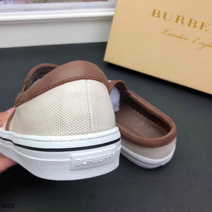 *BURBBER Sneakers Slip on