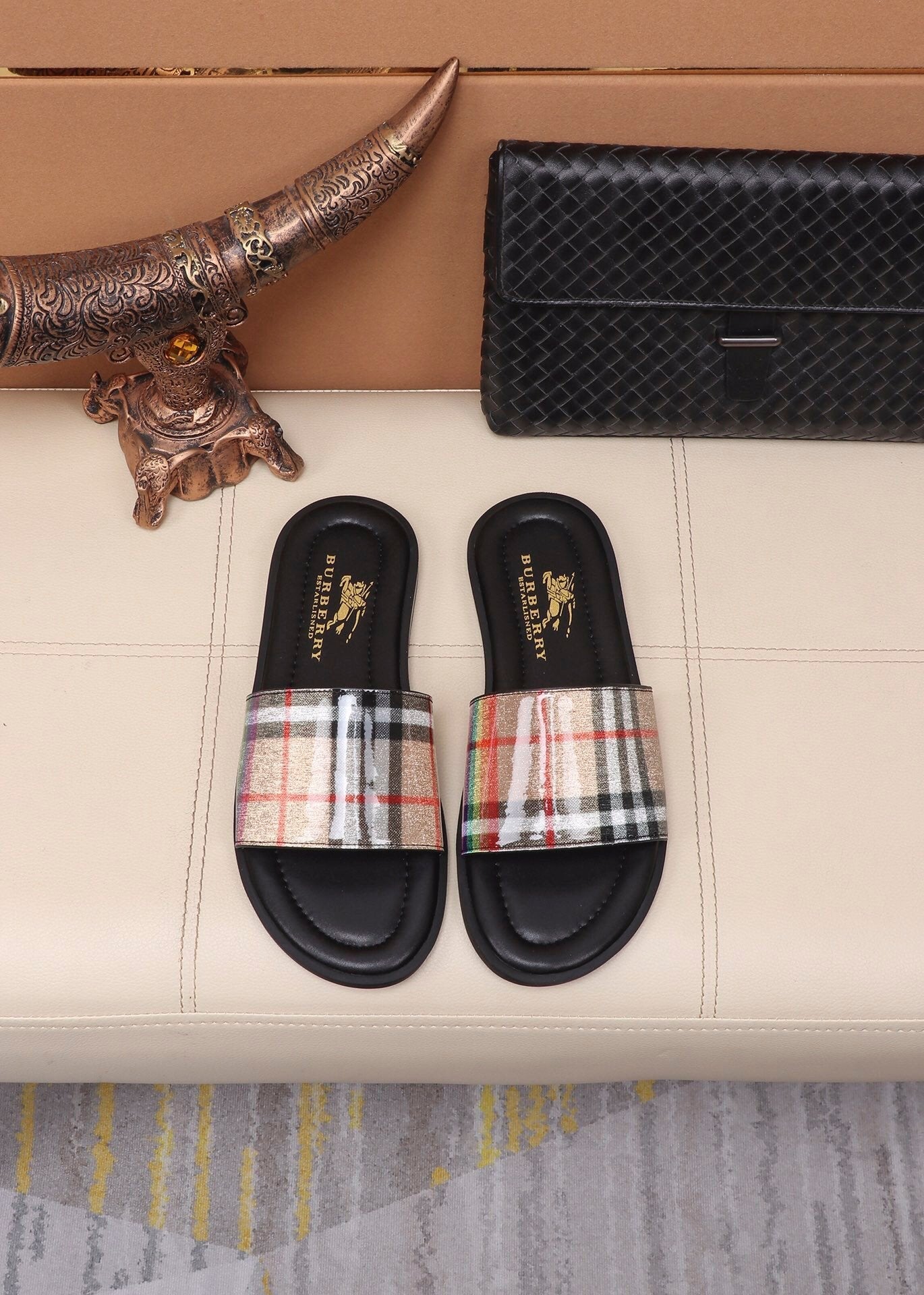*BURBBER Slippers
