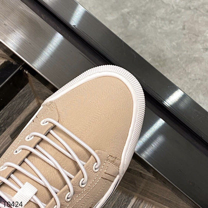 *BURBBER Sneakers