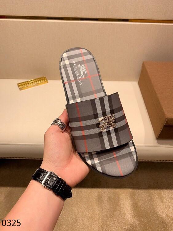 *BURBBER Slippers