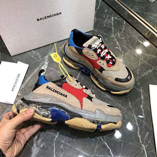 balenciaga triple s