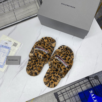 SNBAL  Slippers Furry