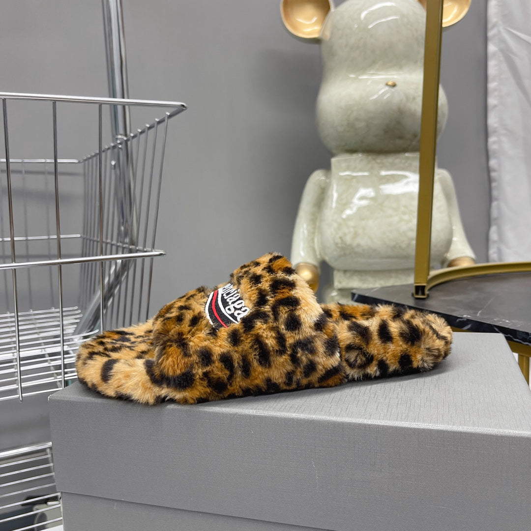 SNBAL  Slippers Furry