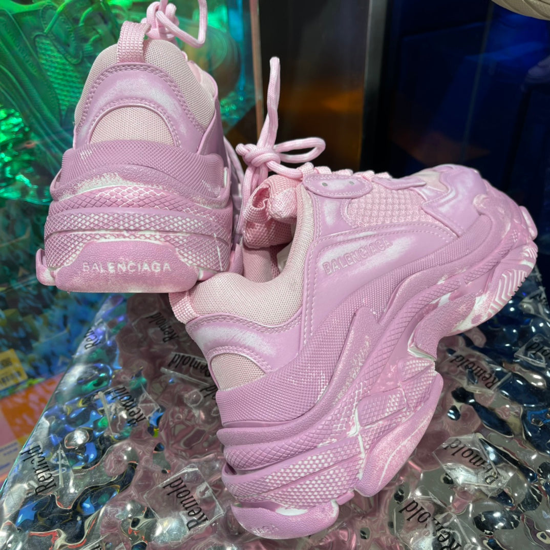 SNBAL  Triple S Sneakers Brushed Pink