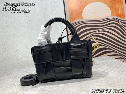 BOT VENET  Bag 25 cm 2 Color 's