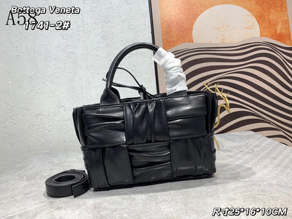 BOT VENET  Bag 25 cm 2 Color 's