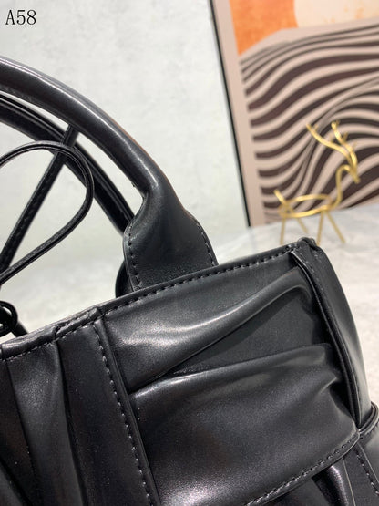 BOT VENET  Bag 25 cm 2 Color 's