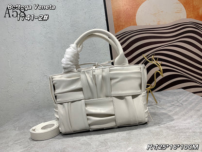BOT VENET  Bag 25 cm 2 Color 's