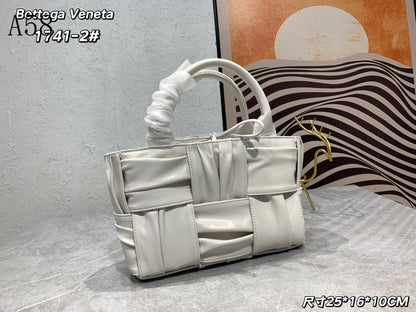 BOT VENET  Bag 25 cm 2 Color 's