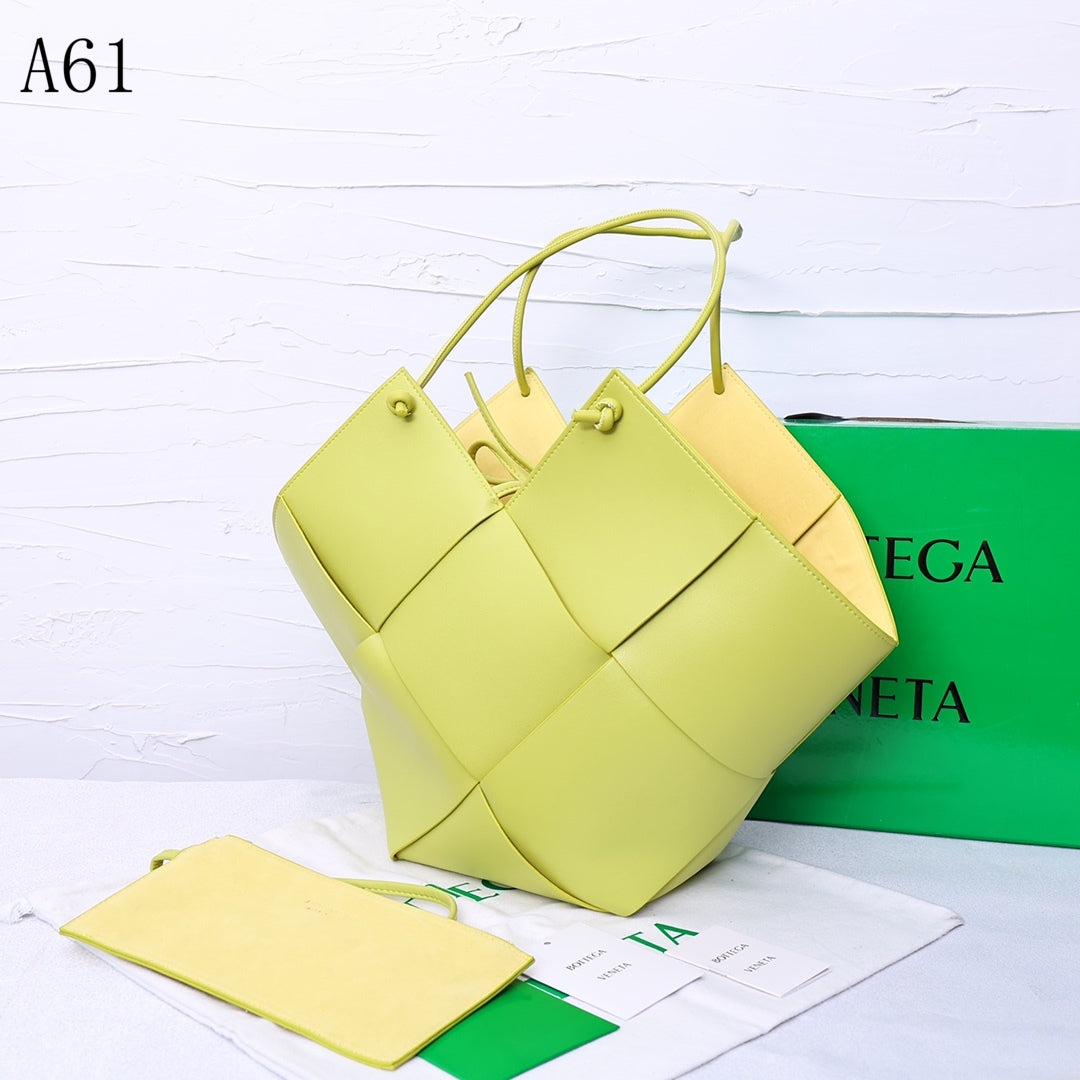 BOT VENET  Bag 3 Colors  Medium
