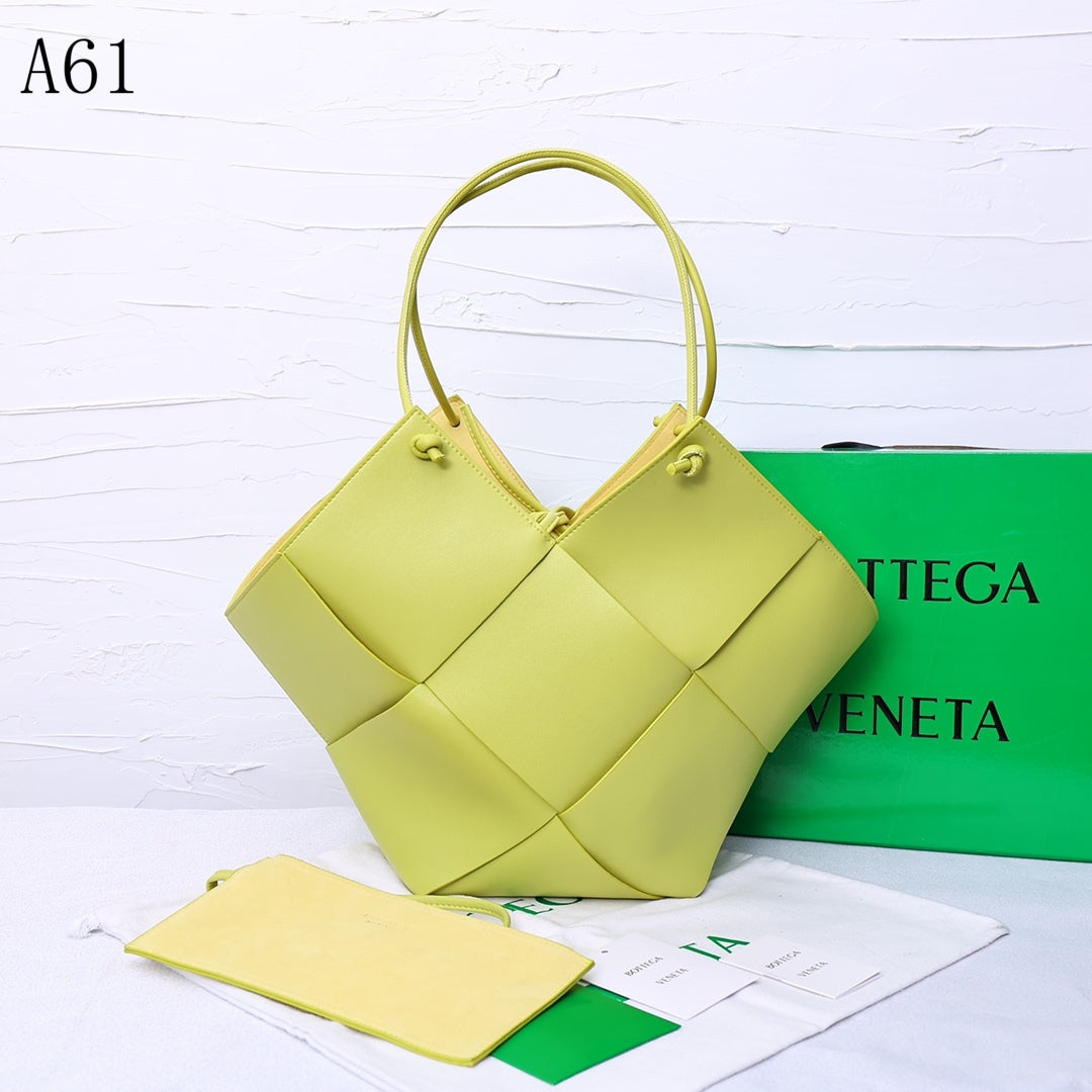 BOT VENET  Bag 3 Colors  Medium