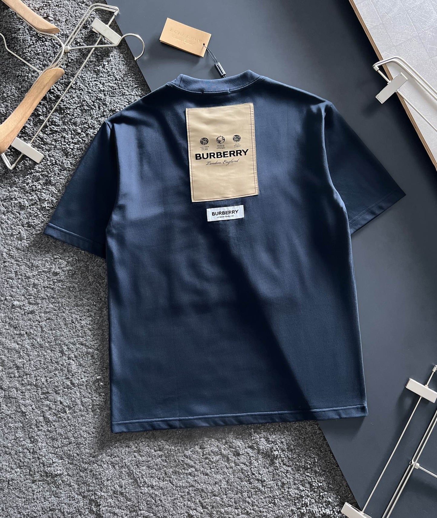 *BURBBER T -shirt 2 Color 's