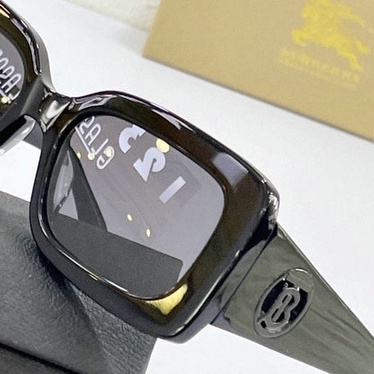 *BURBBER  Sunglasses 4 Color 's