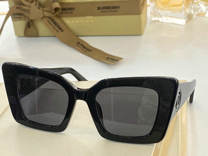 *BURBBER  Sunglasses 4 Color 's