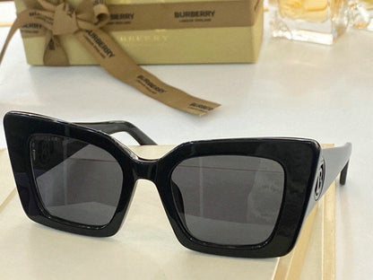 *BURBBER  Sunglasses 4 Color 's