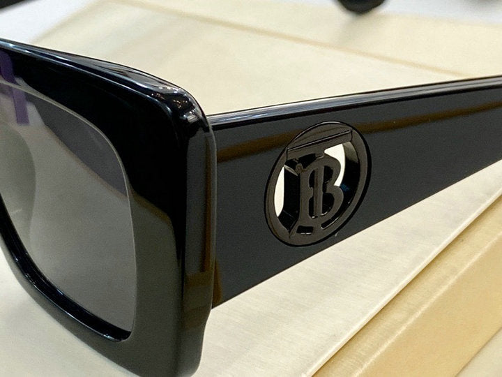 *BURBBER  Sunglasses 4 Color 's