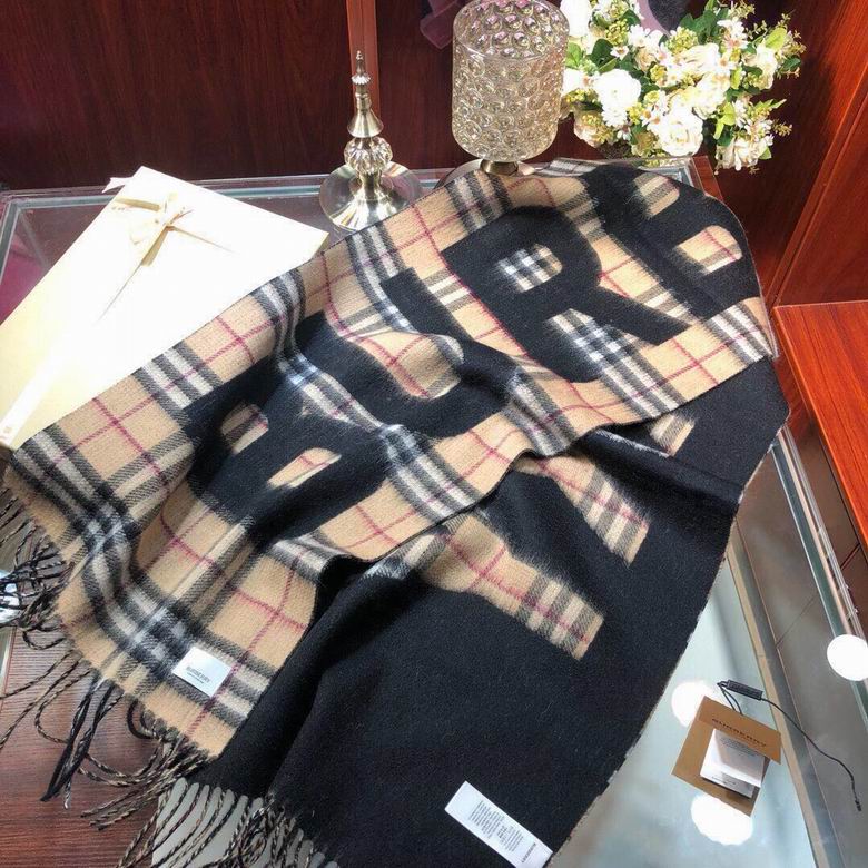 *BURBBER Scarf