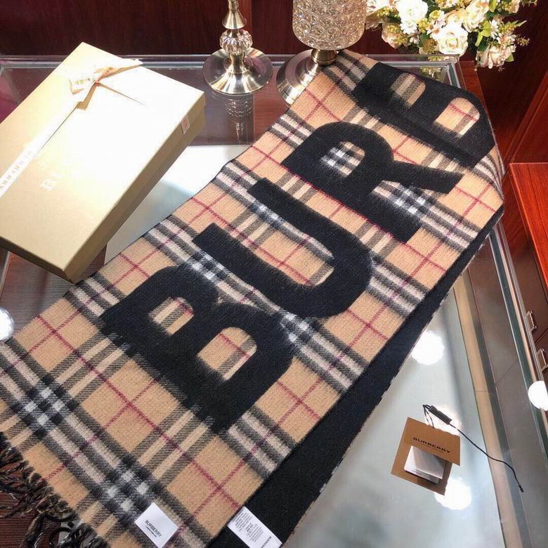 *BURBBER Scarf
