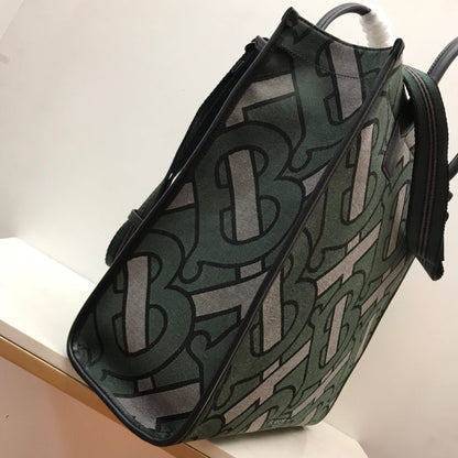 *BURBBER  Tote Bag