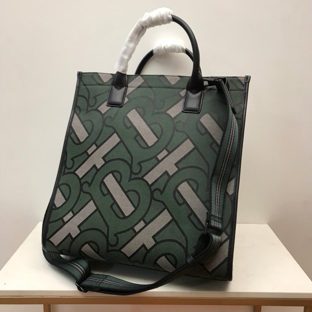 *BURBBER  Tote Bag