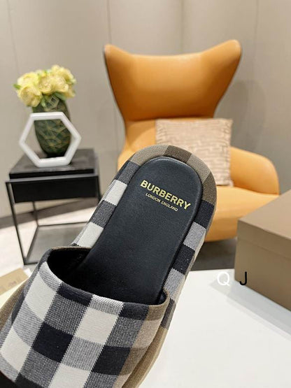 *BURBBER  Slippers Check