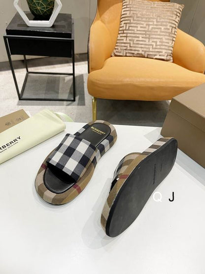 *BURBBER  Slippers Check