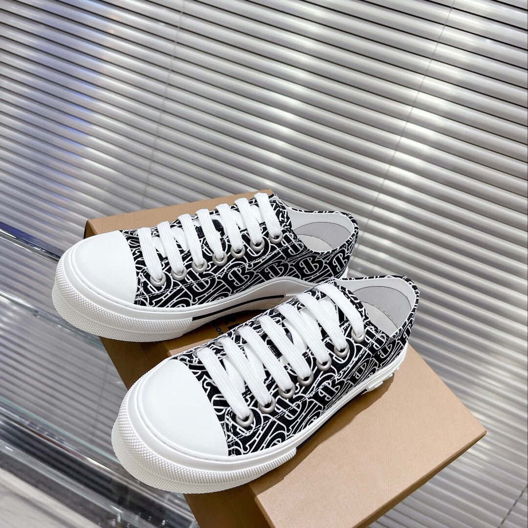 *BURBBER  Sneakers  3 Color 's