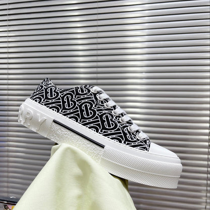*BURBBER  Sneakers  3 Color 's
