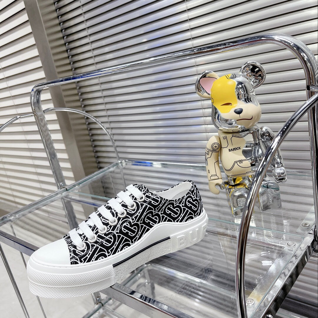 *BURBBER  Sneakers  3 Color 's
