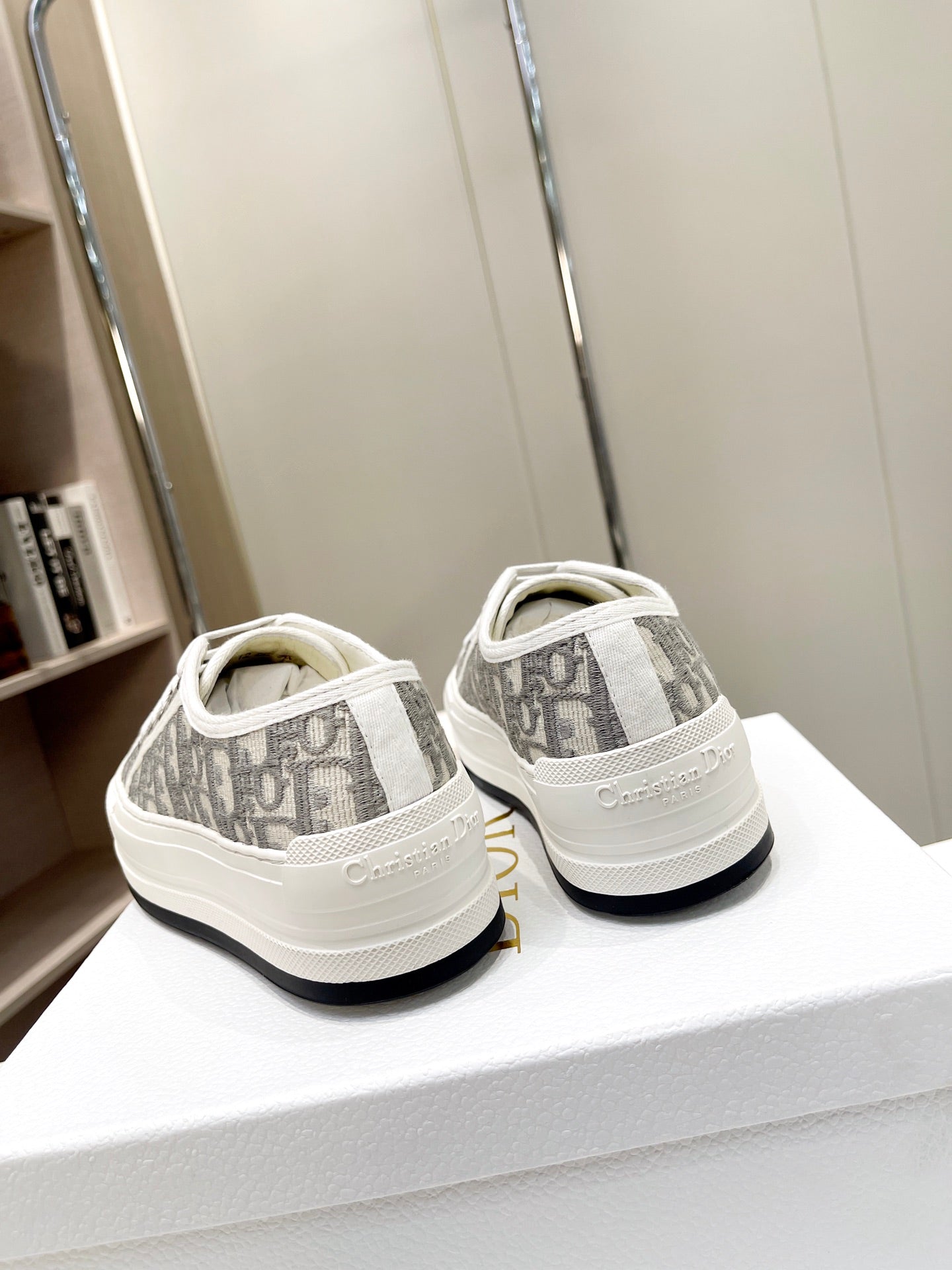 CHD Sneakers  LOW