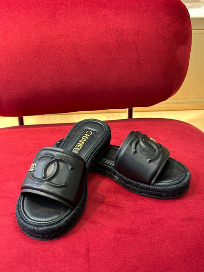 CHL Slippers  2 Color 's