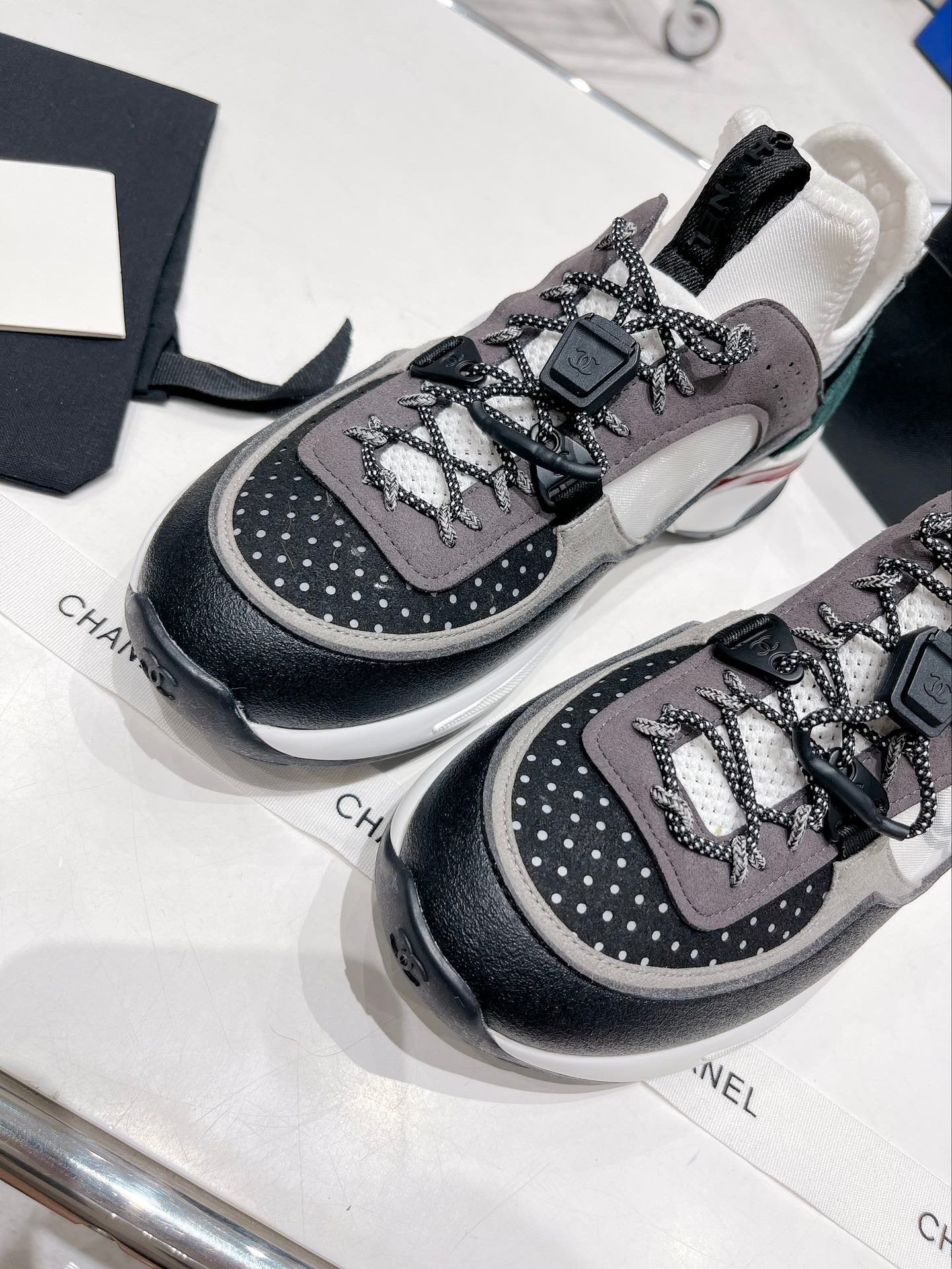 CHL  Sneakers  2 Color 's